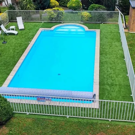 فندق Logis Le Vieux Logis 3*