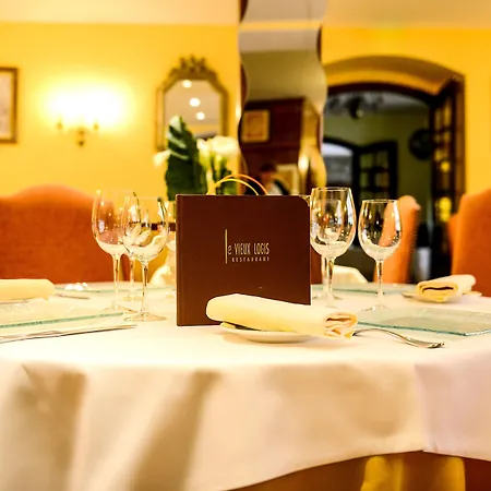 فندق Logis Le Vieux Logis 3*
