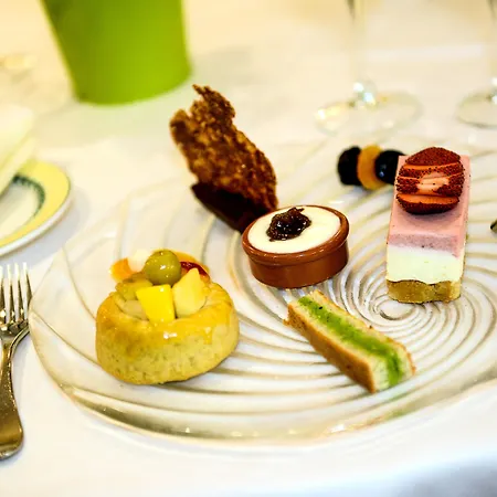 Hotel Logis Le Vieux Logis 3*