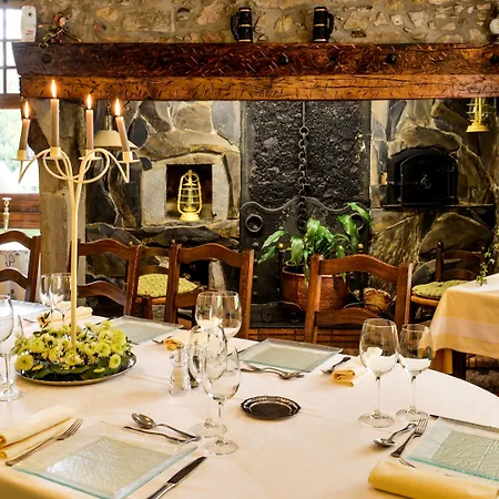 فندق Logis Le Vieux Logis 3*