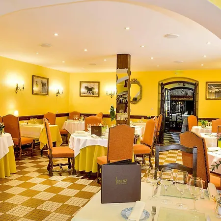 Ξενοδοχείο Logis Le Vieux Logis 3*