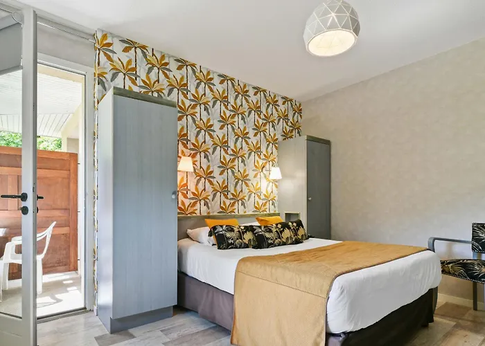 Logis Le Vieux Logis Hotel