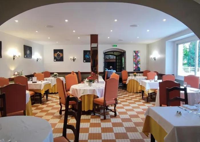 Hotel Logis Le Vieux Logis 3*