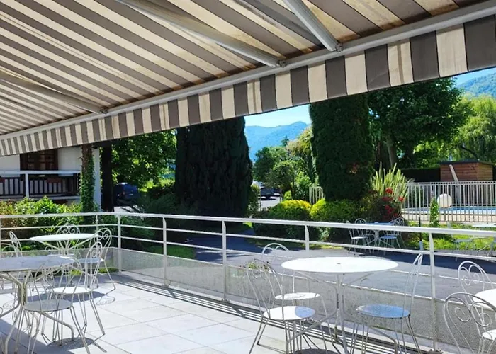 Logis Le Vieux Logis فندق