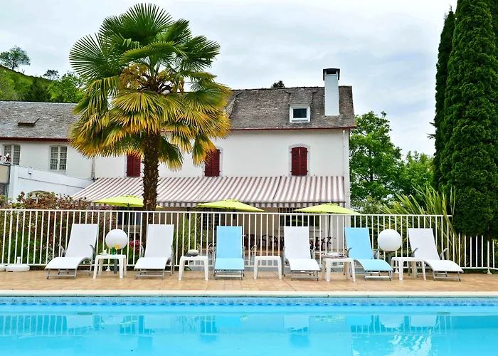 Logis Le Vieux Logis Hotel