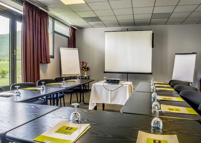 Logis Le Vieux Logis فندق 3*