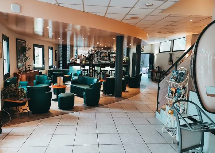 Logis Le Vieux Logis Hotel